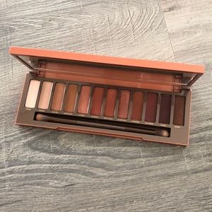 Naked heat eyeshadow palette